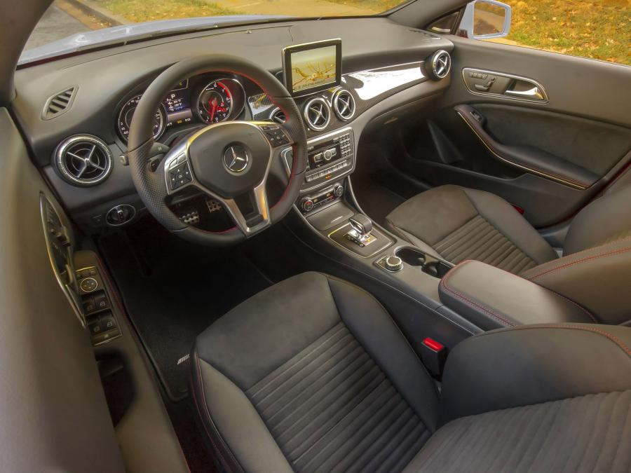  Mercedes-Benz CLA45 AMG 2013 года  (US) (фото 30 из 32)